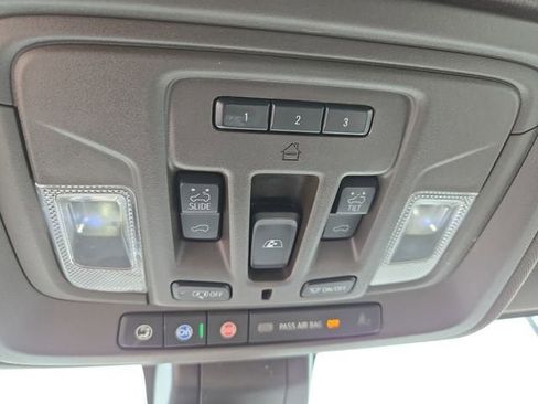 Used 2019 GMC Sierra 1500 SLT w/ SLT Premium Plus Package AWD/4WD image 30