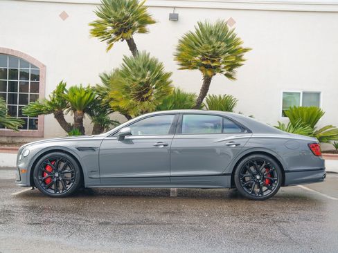 Used 2025 Bentley Flying Spur Speed image 38