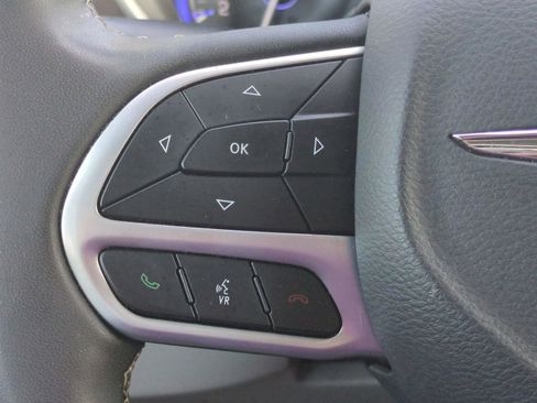 Used 2023 Chrysler Voyager LX image 24