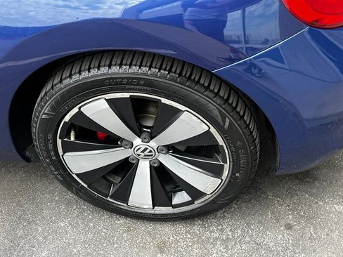 Used 2014 Volkswagen Beetle R-Line FWD image 14