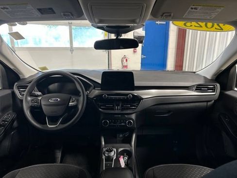 Used 2025 Ford Escape Active AWD/4WD image 15