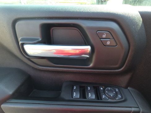 Used 2025 Chevrolet Silverado 2500 Custom w/ Custom Value Package image 15