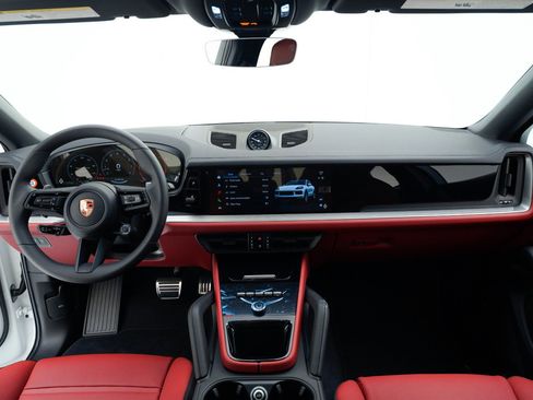 New 2026 Porsche Cayenne S image 19