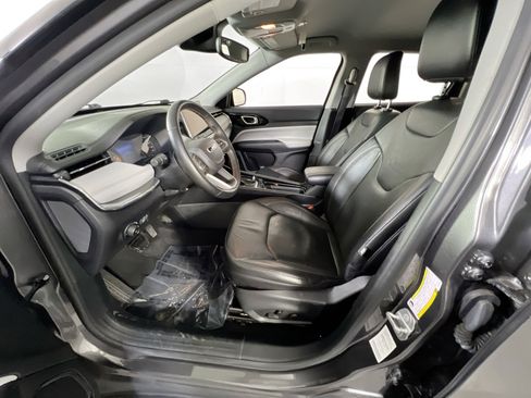 Used 2022 Jeep Compass Limited image 19