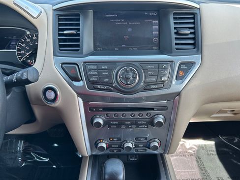 Used 2019 Nissan Pathfinder SL w/ SL Premium Package image 30