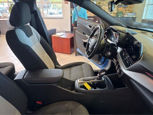 Used 2024 Chevrolet Trax RS FWD image 28