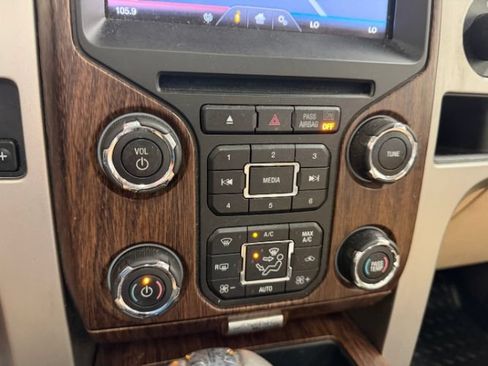 Used 2014 Ford F150 Lariat w/ Equipment Group 502A Luxury AWD/4WD image 20