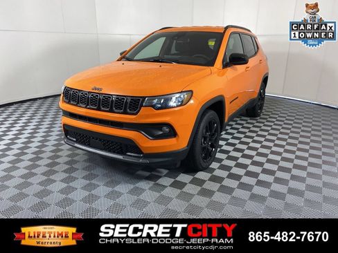Used 2026 Jeep Compass Latitude AWD/4WD image 3