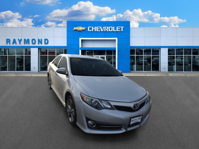Used 2014 Toyota Camry SE FWD image 9