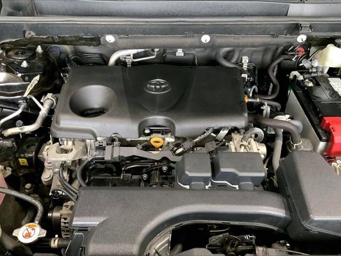 Used 2024 Toyota RAV4 XLE FWD image 9