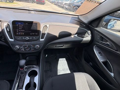 Used 2025 Chevrolet Malibu RS FWD image 15