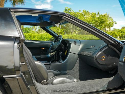 Used 1990 Chevrolet Corvette ZR-1 RWD image 55
