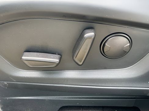 Used 2023 Ford Explorer XLT w/ Equipment Group 202A image 37