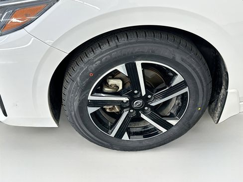 Used 2024 Nissan Sentra SV image 11