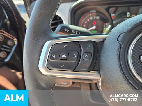 Used 2025 Jeep Wrangler Unlimited Sahara AWD/4WD image 24