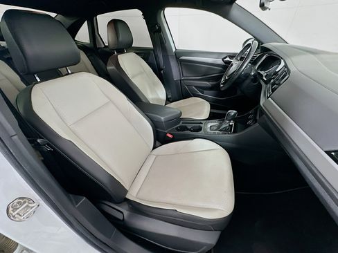Used 2019 Volkswagen Jetta R-Line w/ R-Line Cold Weather Package FWD image 29