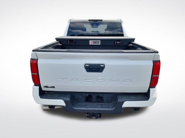 Used 2025 Toyota Tacoma TRD Off-Road AWD/4WD image 4