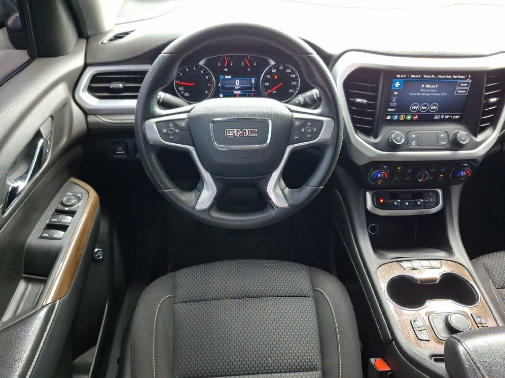 Used 2022 GMC Acadia SLE w/ Driver Convenience Package FWD image 2