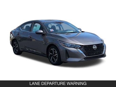 Used 2025 Nissan Sentra SV FWD image 2