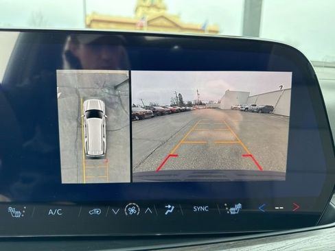 New 2026 Chevrolet Suburban Z71 w/ Z71 Off-Road Package AWD/4WD image 25