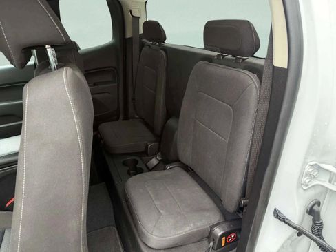 Used 2022 Chevrolet Colorado LT w/ Safety Package image 14