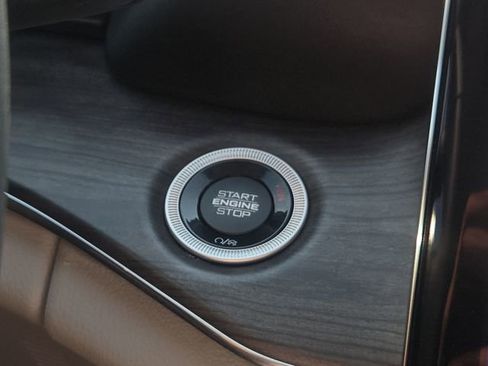 Used 2022 Jeep Grand Cherokee Overland w/ Luxury Tech Group IV image 24