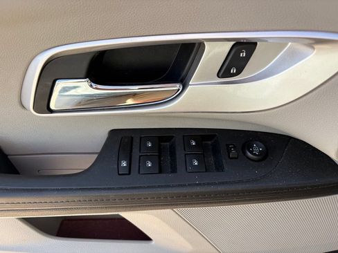 Used 2017 Chevrolet Equinox LT w/ Convenience Package FWD image 11