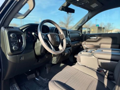 Used 2022 Chevrolet Silverado 1500 Custom Trail Boss w/ Midnight Edition image 4