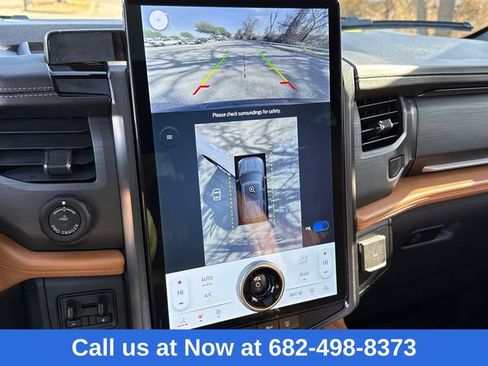 Used 2023 Ford Expedition Platinum image 28