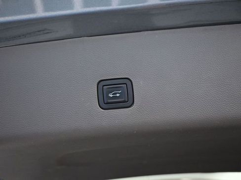 Used 2020 Chevrolet Traverse Premier image 9