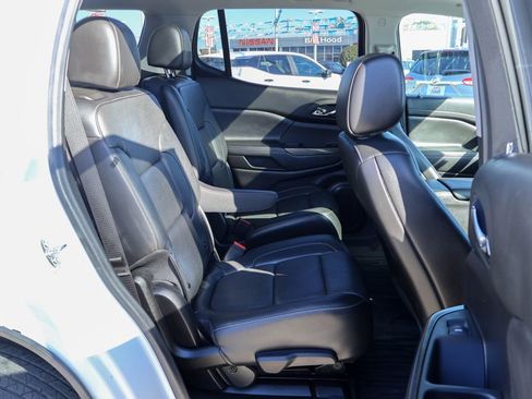 Used 2023 GMC Acadia SLT w/ Preferred Package image 10