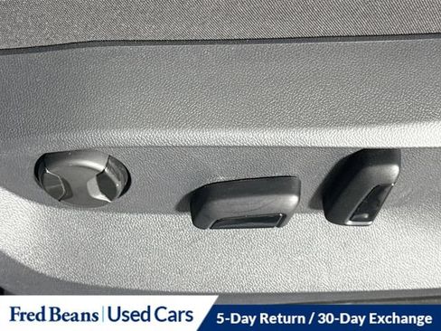 Used 2025 Volkswagen Taos SE AWD/4WD image 41