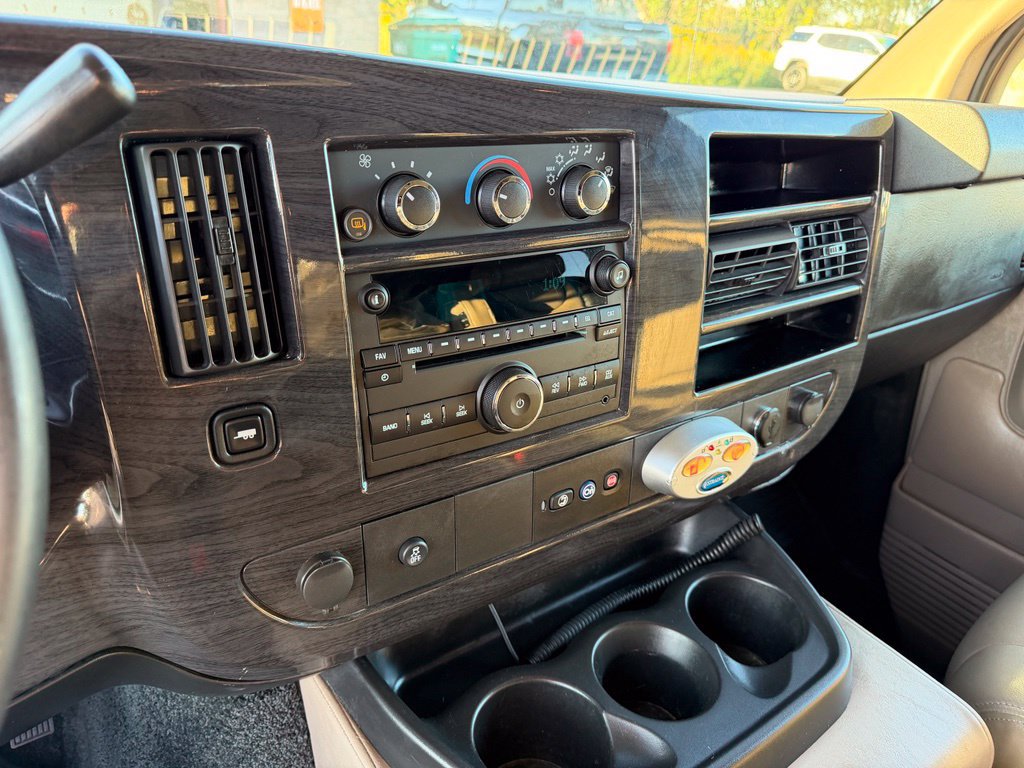 Used 2013 Chevrolet Express 1500 RWD image 10