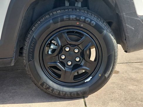 Used 2022 Jeep Renegade Sport image 36