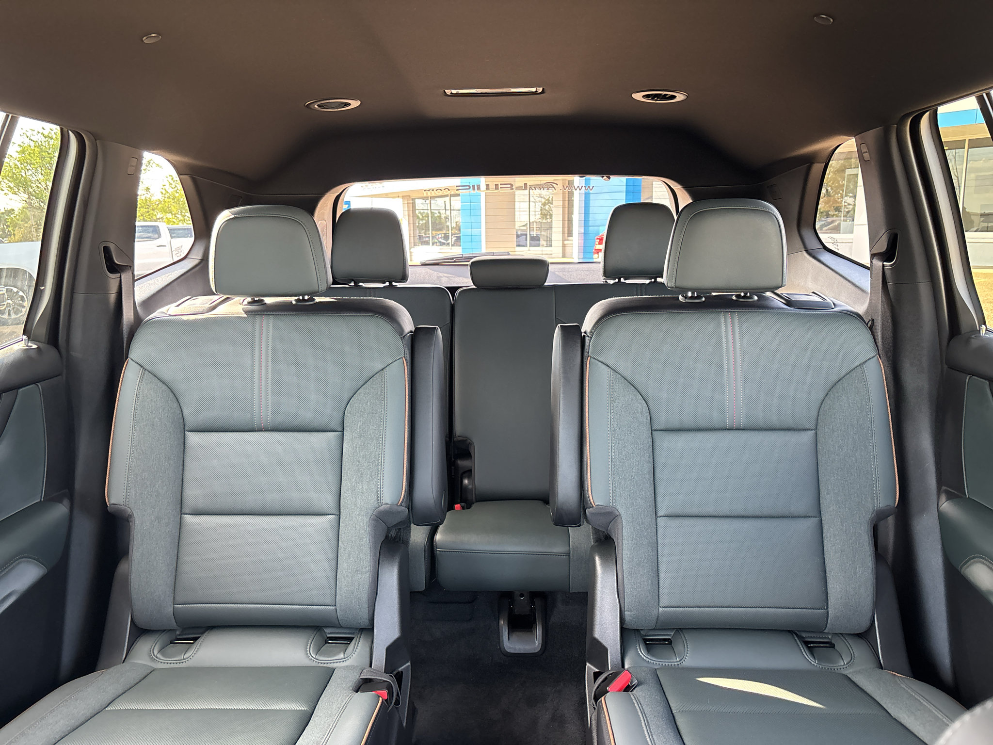 Used 2024 GMC Acadia AT4 w/ Luxury Package AWD/4WD image 17