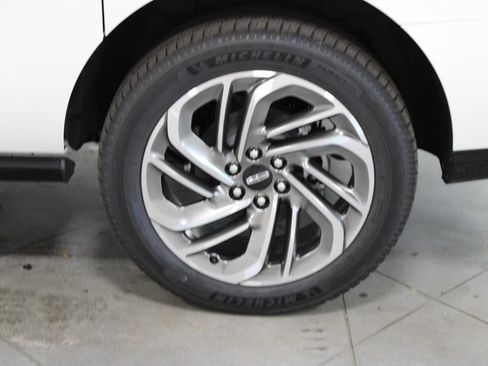 New 2025 Lincoln Navigator L Reserve image 16