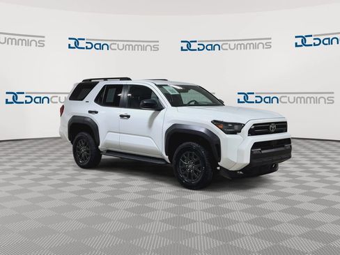 Used 2025 Toyota 4Runner SR5 AWD/4WD image 2