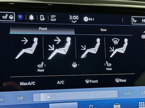 Certified 2024 Chrysler Pacifica Touring-L image 30