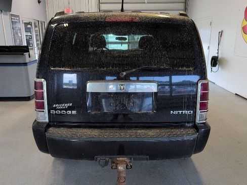 Used 2011 Dodge Nitro Heat w/ Trailer Tow Group AWD/4WD image 4