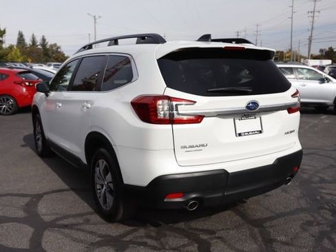 Used 2024 Subaru Ascent Premium w/ Convenience Package image 5