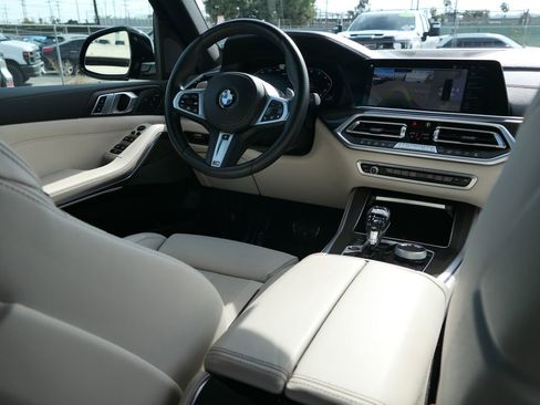 Used 2022 BMW X5 M50i w/ Executive Package image 24