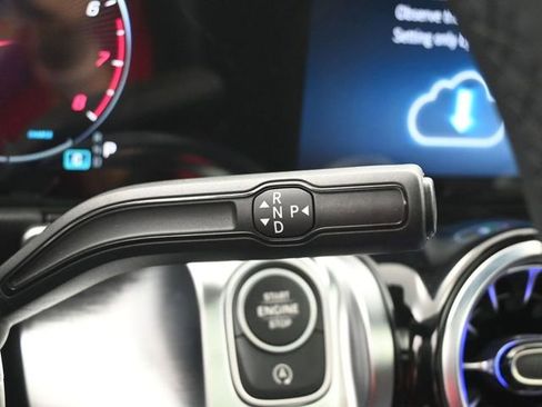 New 2025 Mercedes-Benz GLB 250 image 32