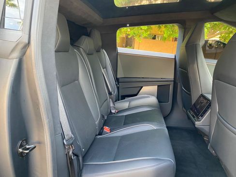 Used 2025 Tesla Cybertruck AWD Crew Cab image 42