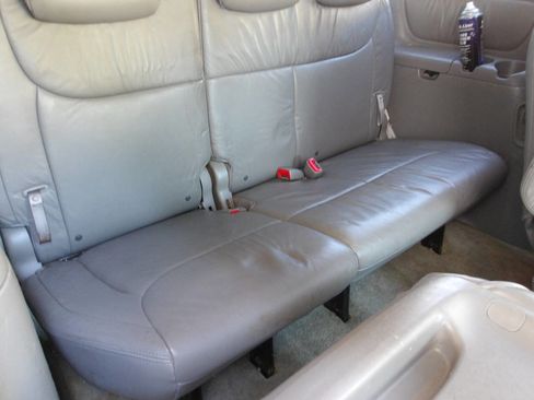 Used 2008 Toyota Sienna XLE Limited image 10