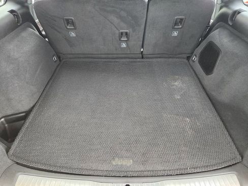 Certified 2025 Jeep Grand Cherokee Summit AWD/4WD image 32