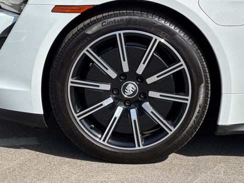 Used 2022 Porsche Taycan image 34
