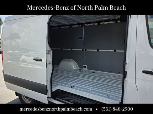 Used 2025 Mercedes-Benz Sprinter 2500 image 9