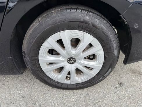 Used 2022 Toyota Prius LE image 13