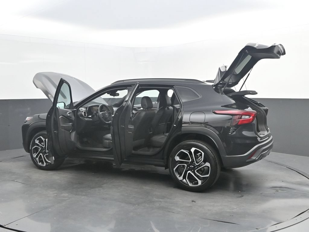 Used 2025 Chevrolet Trax RS w/ Driver Confidence Package FWD image 51