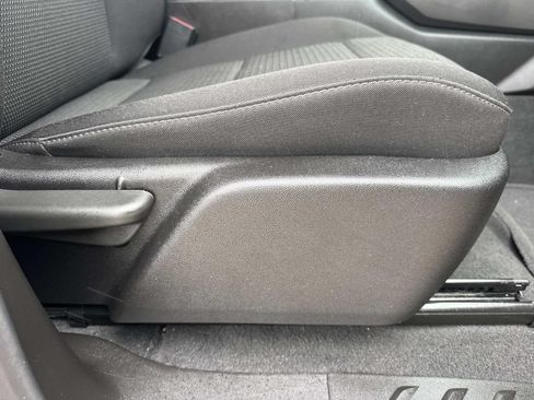 Used 2024 Chevrolet Colorado LT w/ LT Convenience Package RWD image 12